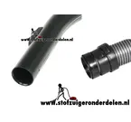 Past op de slangaansluiting van de foto